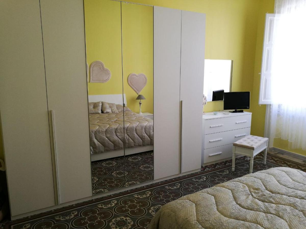 Appartamento Cuore Al Centro Di Ταράντο Εξωτερικό φωτογραφία