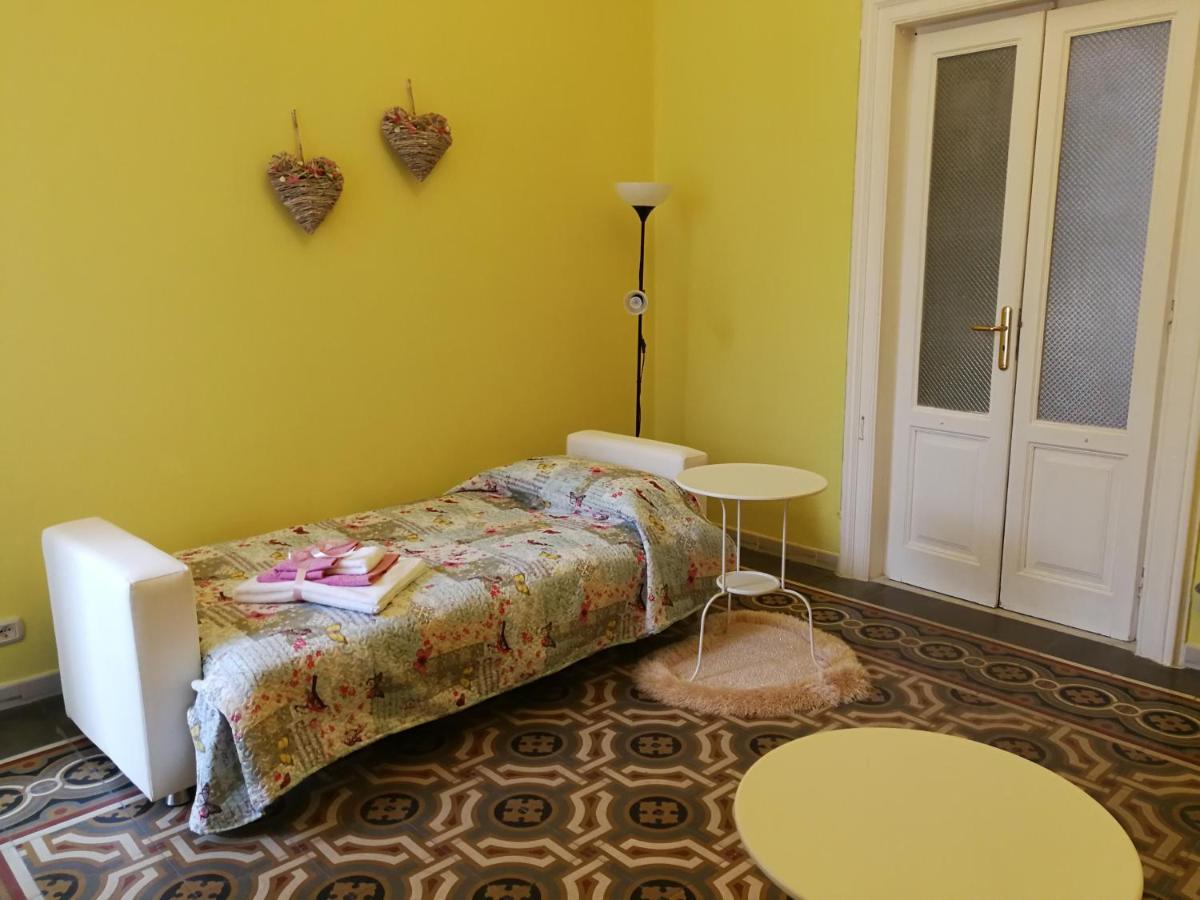 Appartamento Cuore Al Centro Di Ταράντο Εξωτερικό φωτογραφία
